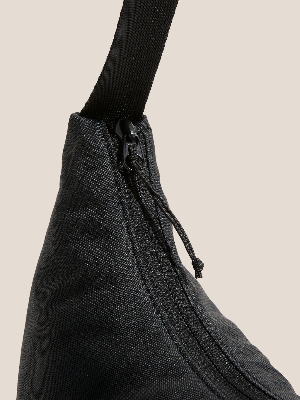 Женская сумка на плечо PUMA BASE Slouchy Hobo Bag Артикул 4558146, черный