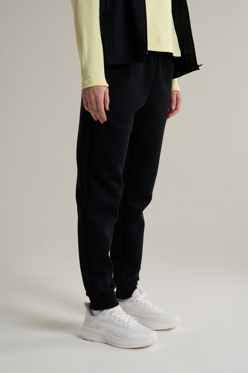 Брюки трикотажные Черный TRN ESSENTIAL Knit Track Pants