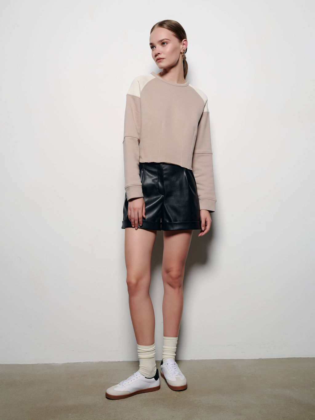 CONTE LS 2418 Шорты женские black black