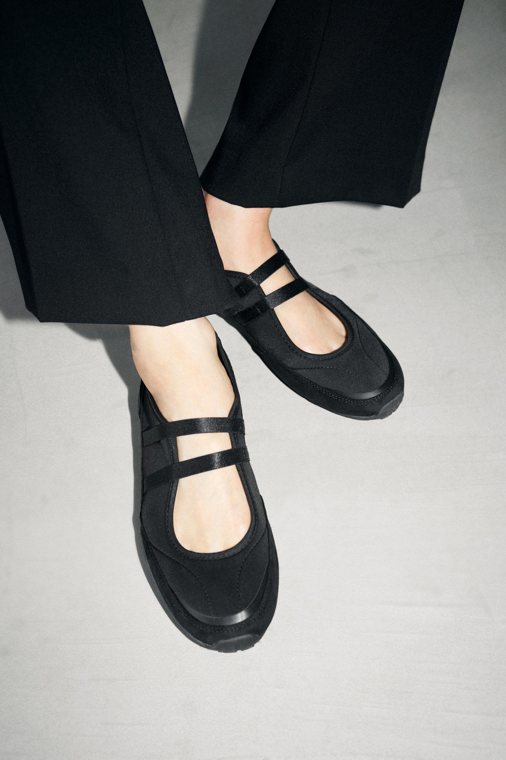TWO-TONE DOUBLE STRAP BALLERINAS