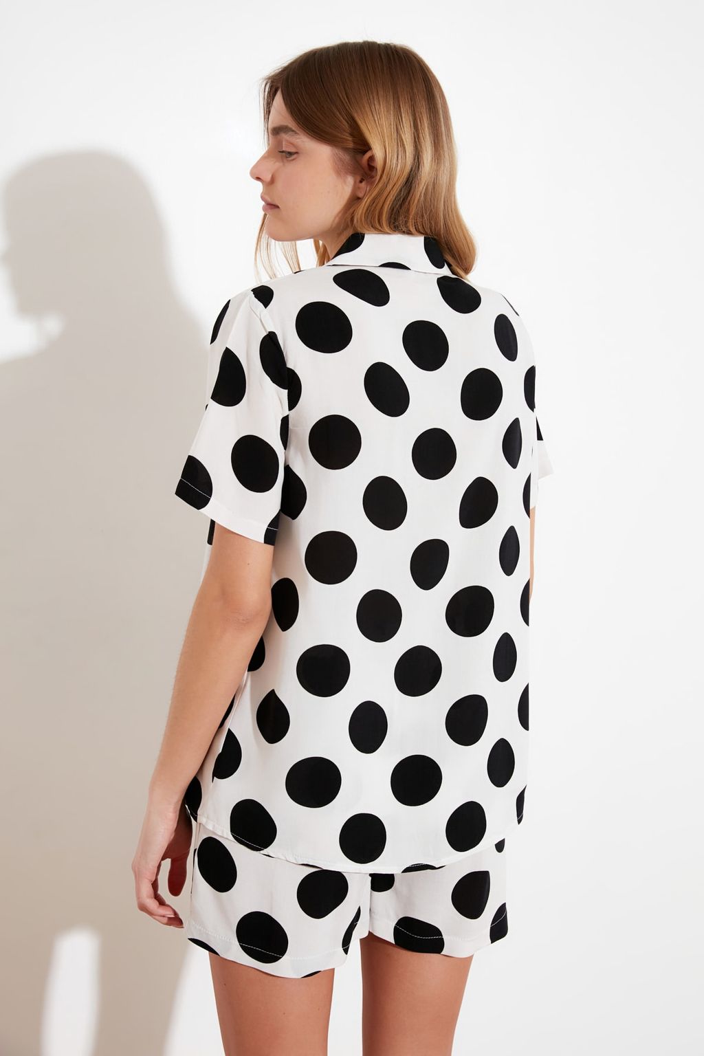 Trendyolmilla Fusya Puantiyeli Viskon Sortlu Dokuma Pijama Tak?m? THMSS20PT0306  фото 7