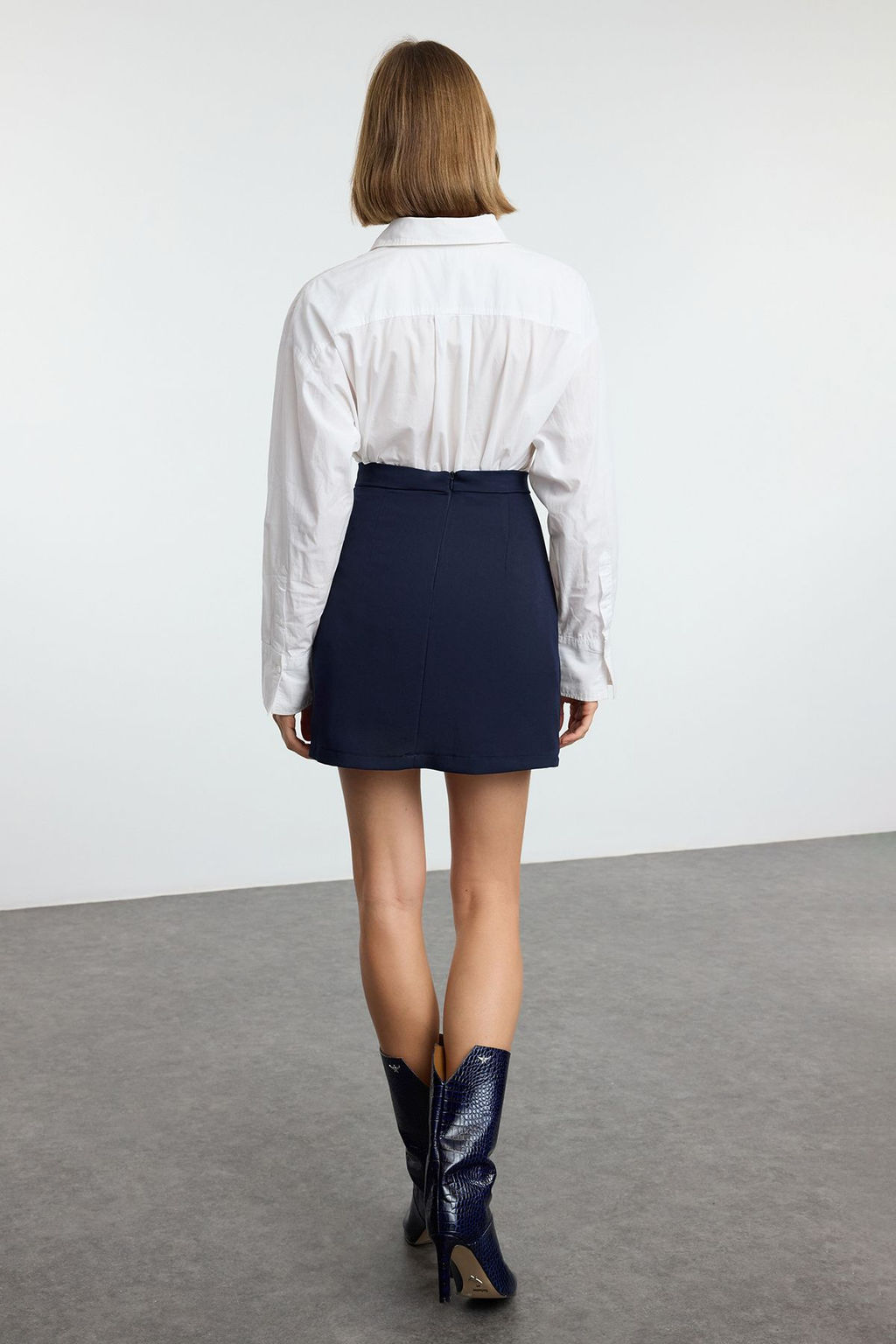 TRENDYOLMILLA Siyah Dugme Detayl? Yuksek Bel Pileli Mini Dokuma Etek TWOAW22ET0243 фото 5