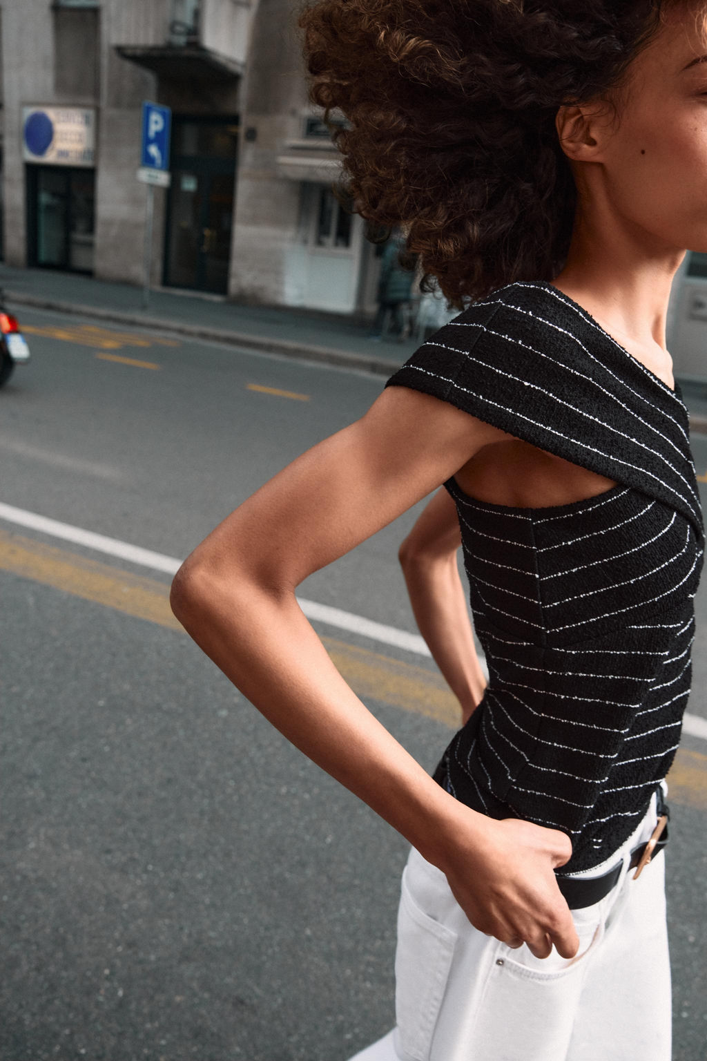 TOP CRUZADO BOUCL? / Negro / Blanco - Zara фото 3