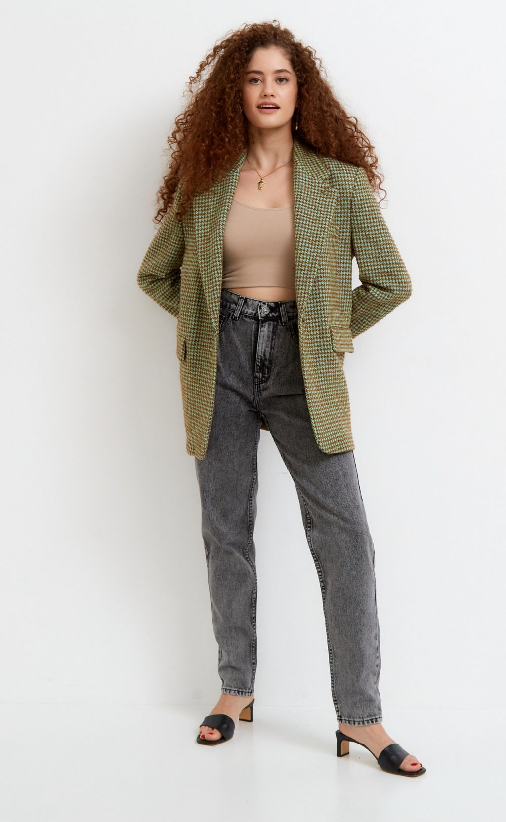 Джинсы женские момы с высокой талией F922-0115 черные