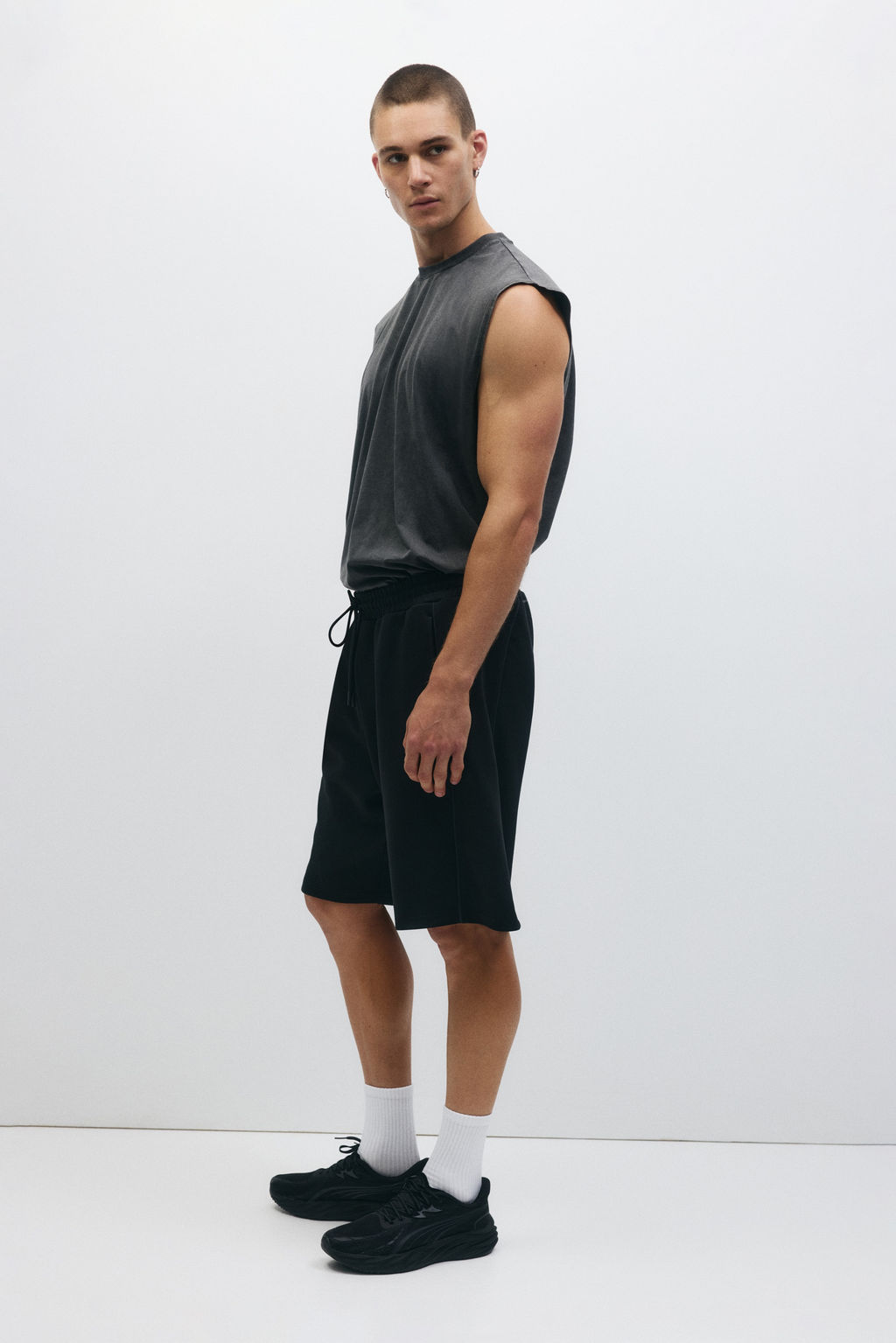 Pantal?n corto de deporte con DryMove Loose Fit - H&m фото 5