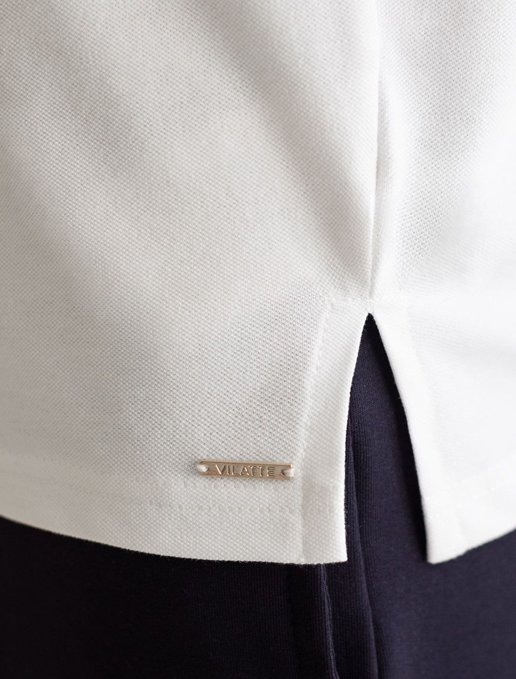 Футболка-поло из фактурного трикотажа - Vilatte фото 5