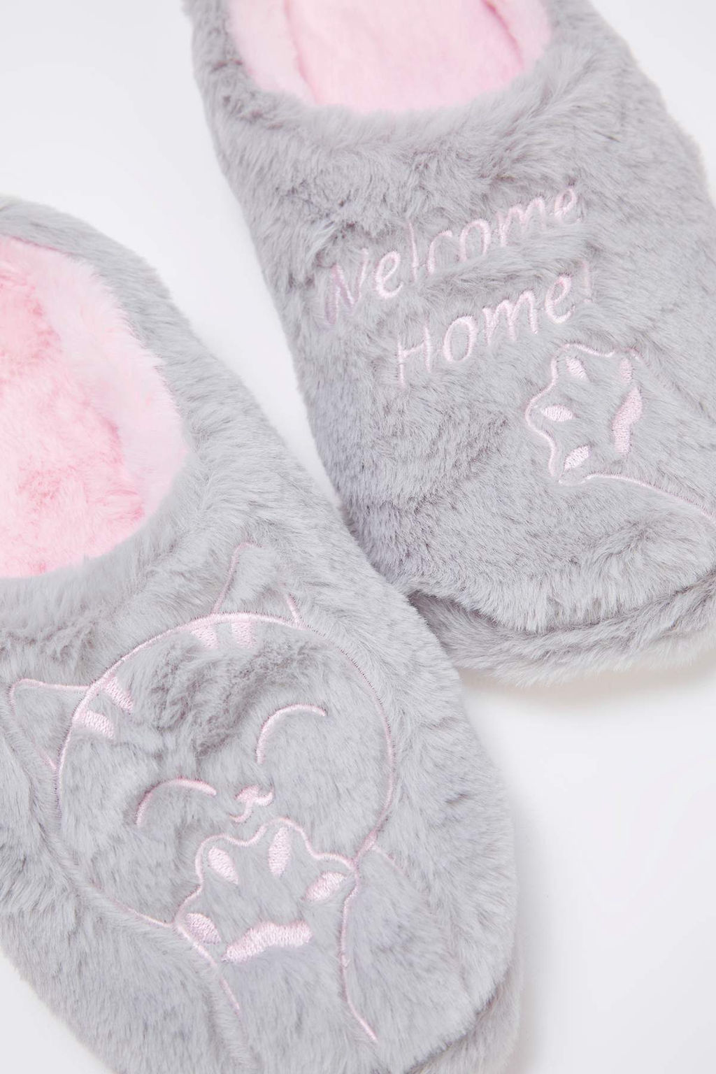 Gri Pelus Kad?n Ev Terligi
TAKAW26ER00010 - Trendyolmilla фото 3