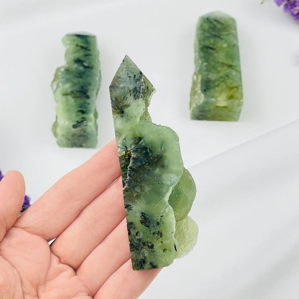 Кристалл из Пренита с Эпидотом