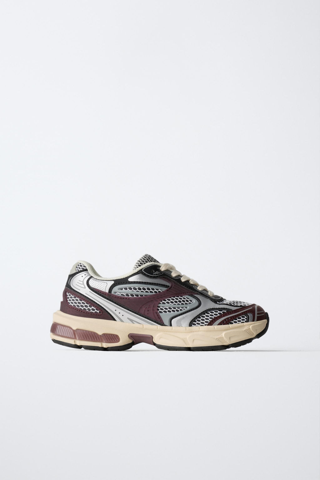 MESH SPORTS TRAINERS