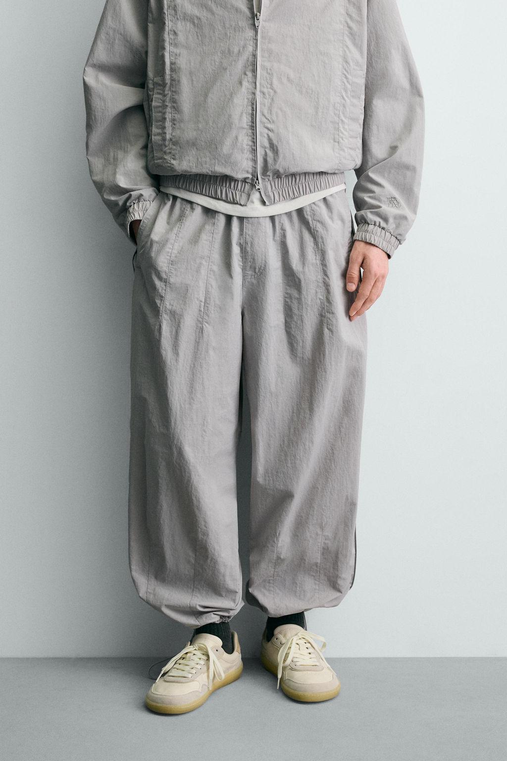 PANTAL?N JOGGER T?CNICO BANDAS CONTRASTE / Gris claro - Zara фото 12
