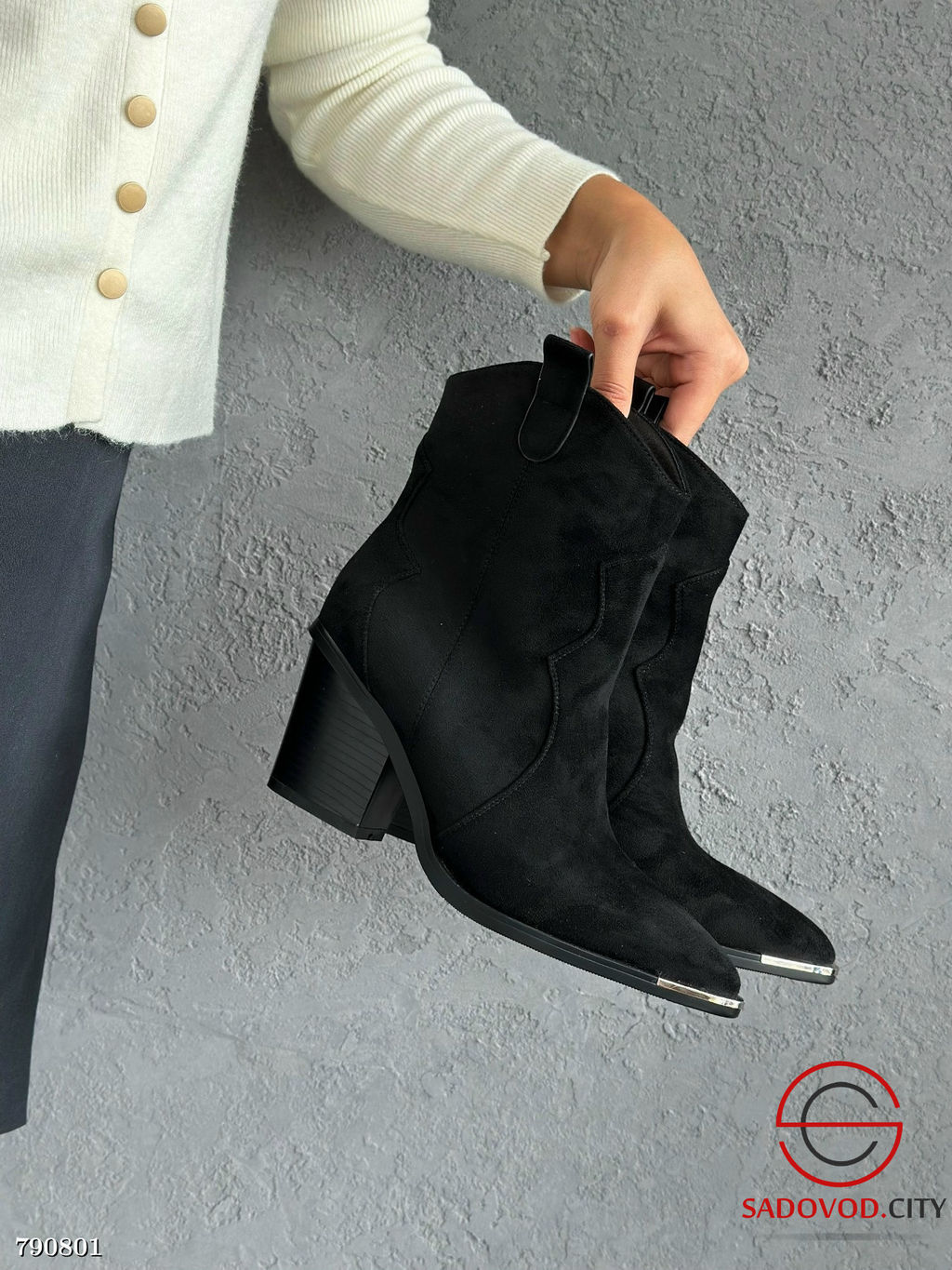 Женские осенние сапоги Казаки