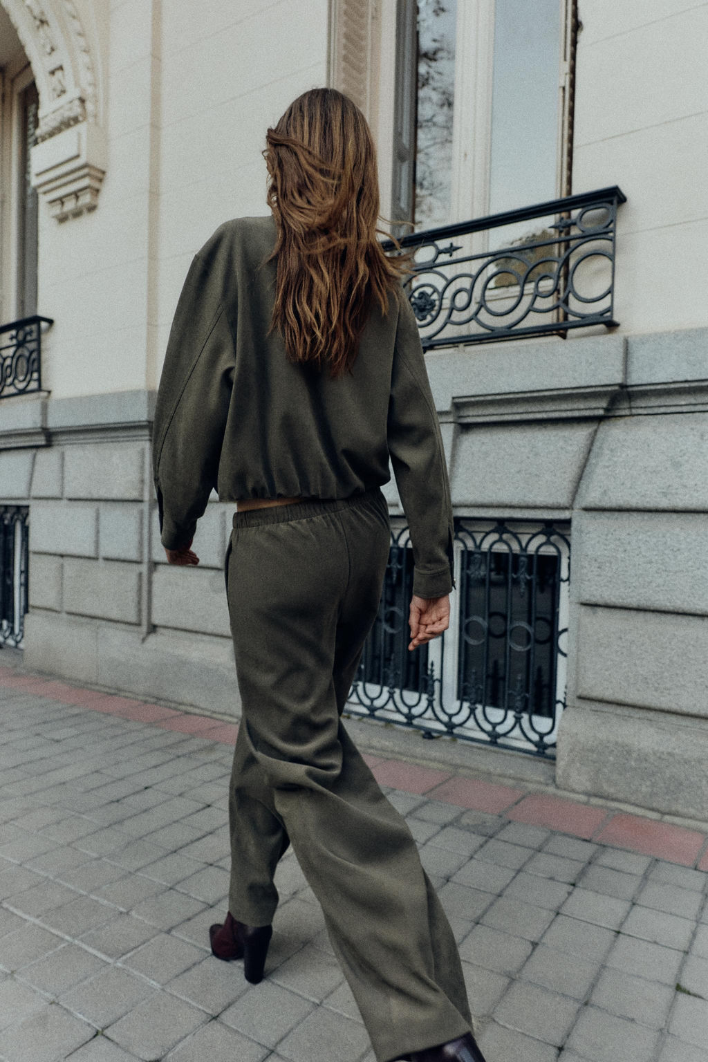 WIDE-LEG TROUSERS WITH ELASTIC WAISTBAND - Zara фото 4