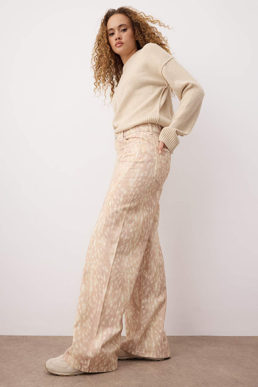 Cok Renkli Animal Bambi Desenli Dusuk Bel Wide Leg Jeans TWOAW26JE00146 - Trendyolmilla фото 2