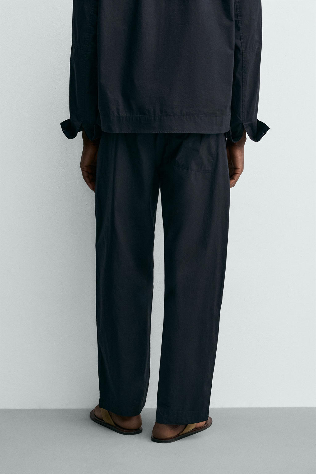 PANTAL?N RELAXED FIT RELIEVE / Negro - Zara фото 3