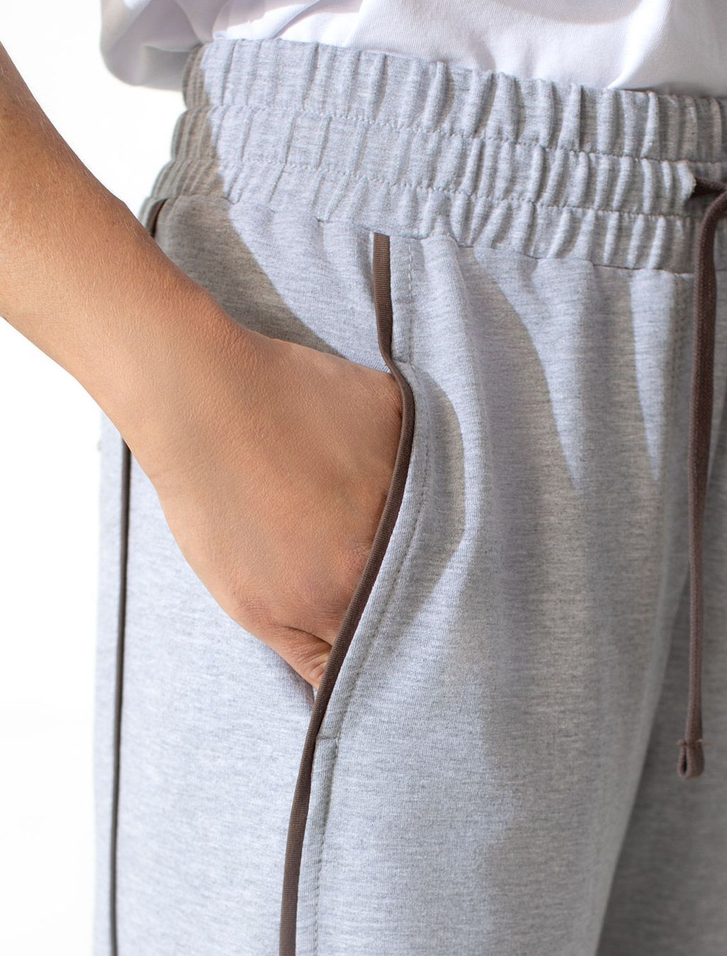 Брюки с лампасами и разрезами из эластичного футера двухнитки без начеса - Vilatte фото 6