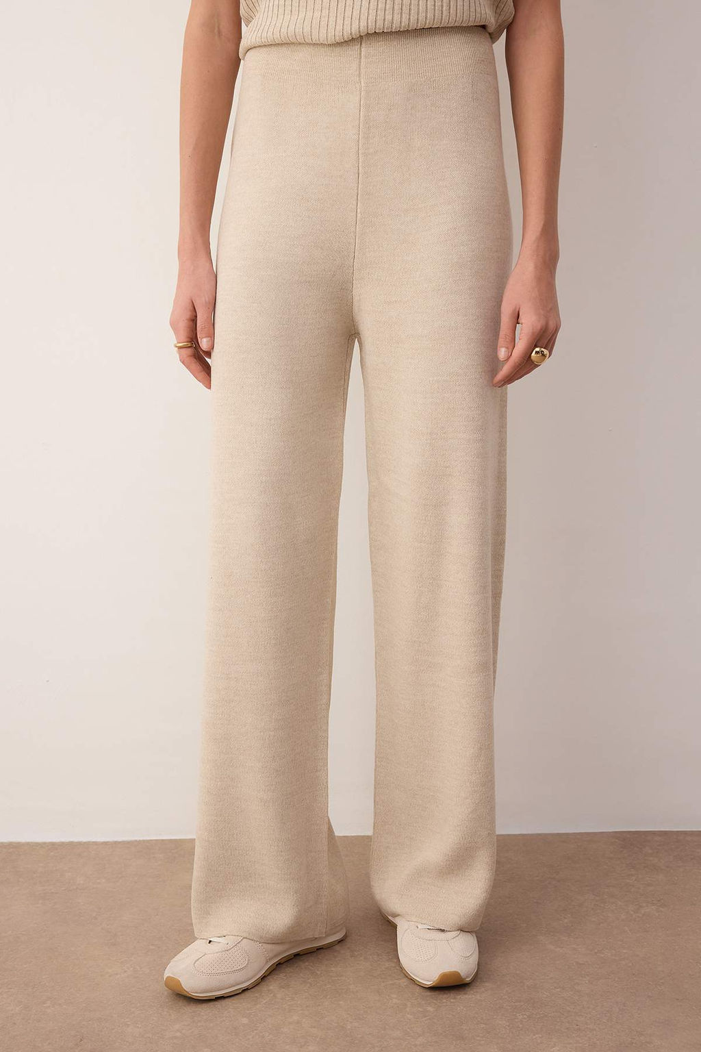 Bej Aksesuar Detayl? 3lu H?rka-Bluz-Pantolon Triko Tak?m TWOAW26AU00049 - Trendyolmilla фото 4