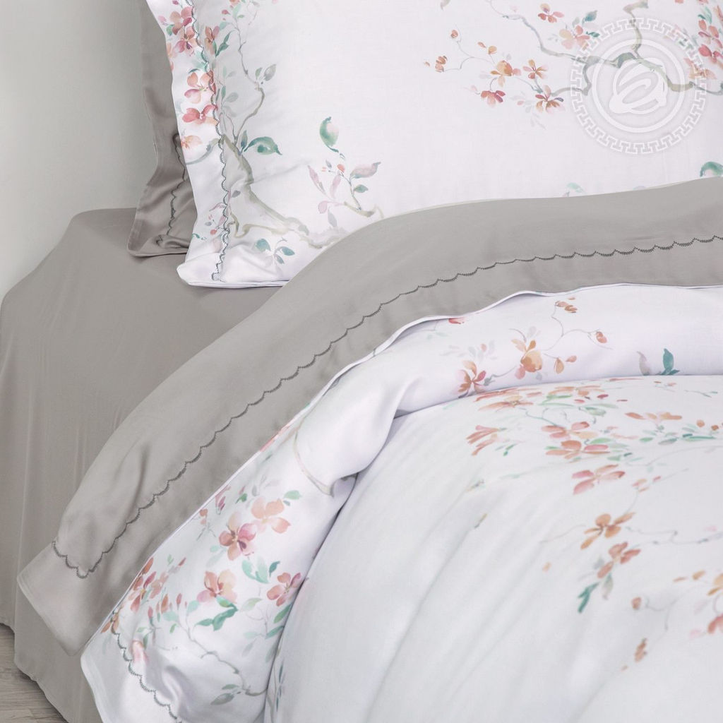 Постельное белье Лайла (тенсель) 2 сп. с Евро/Пододеяльник (молния, ушки): 1 шт.- 210*175; Простыня: 1 шт.- 240*240; Наволочка (молния, ушки): 2 шт.- 70*70; Наволочка (молния, ушки): 2 шт.- 50*70 Тенсел