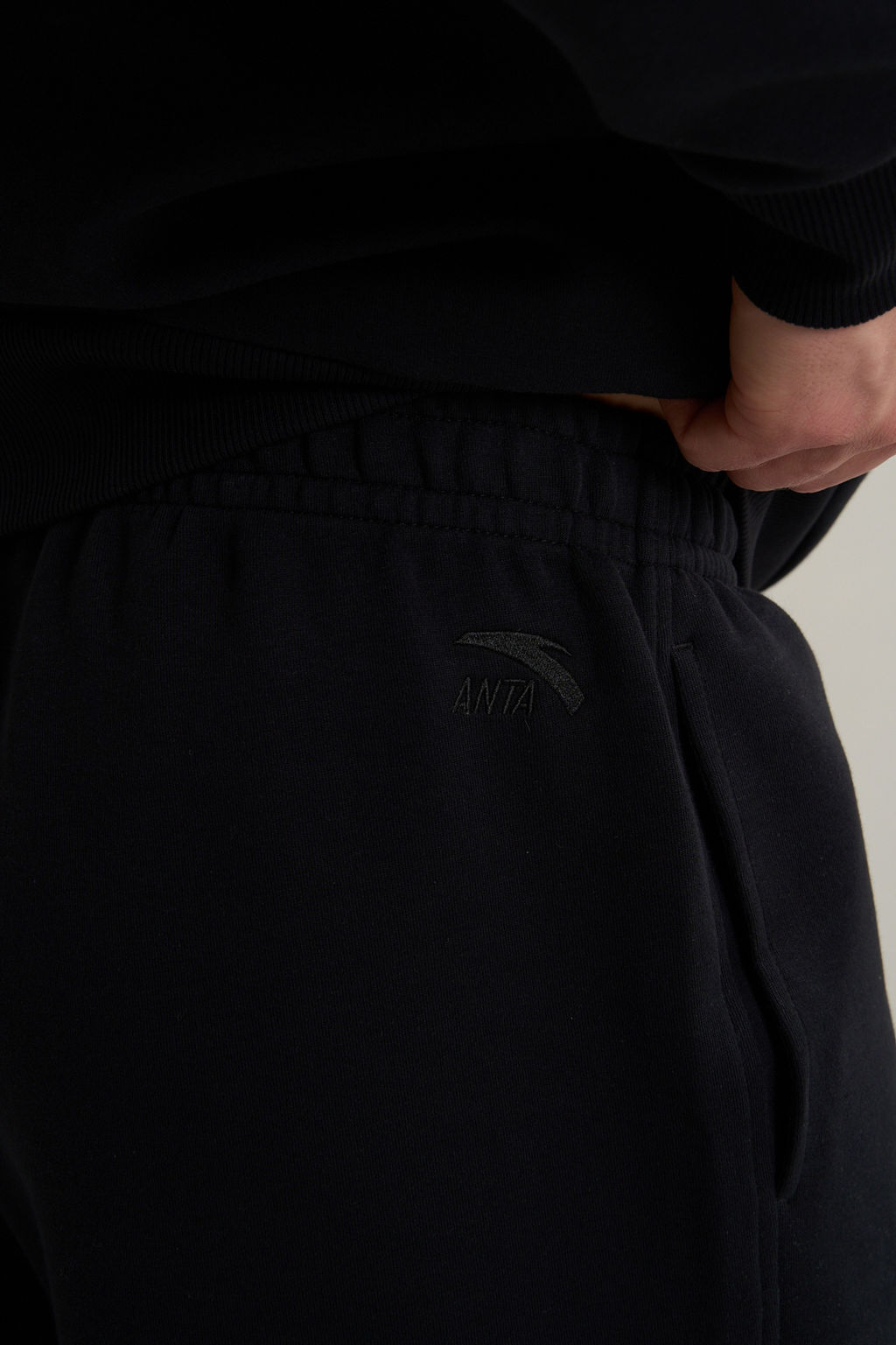 Брюки трикотажные Черный ANTA SPORTS CLUB Knit Track Pants фото 5