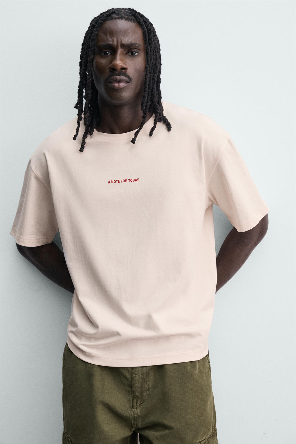 CAMISETA RELAXED FIT TEXTOS ESTAMPADOS / Rosa