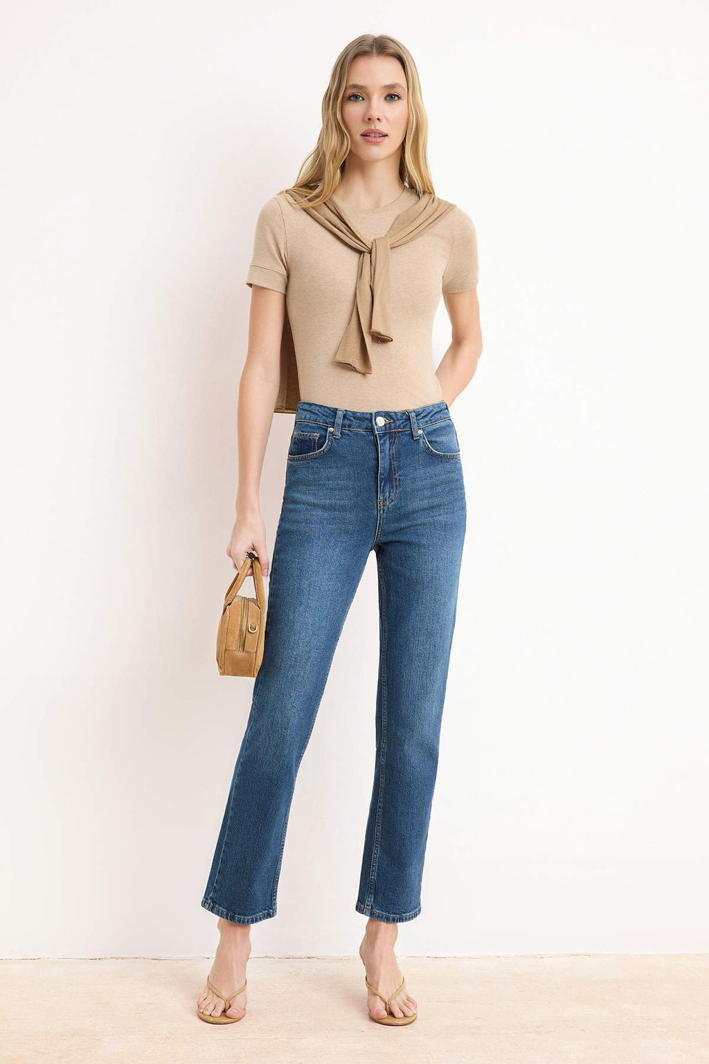Koyu Mavi Yuksek Bel Az Esnek Mom Jeans TWOSS26JE00113 - Trendyolmilla фото 9