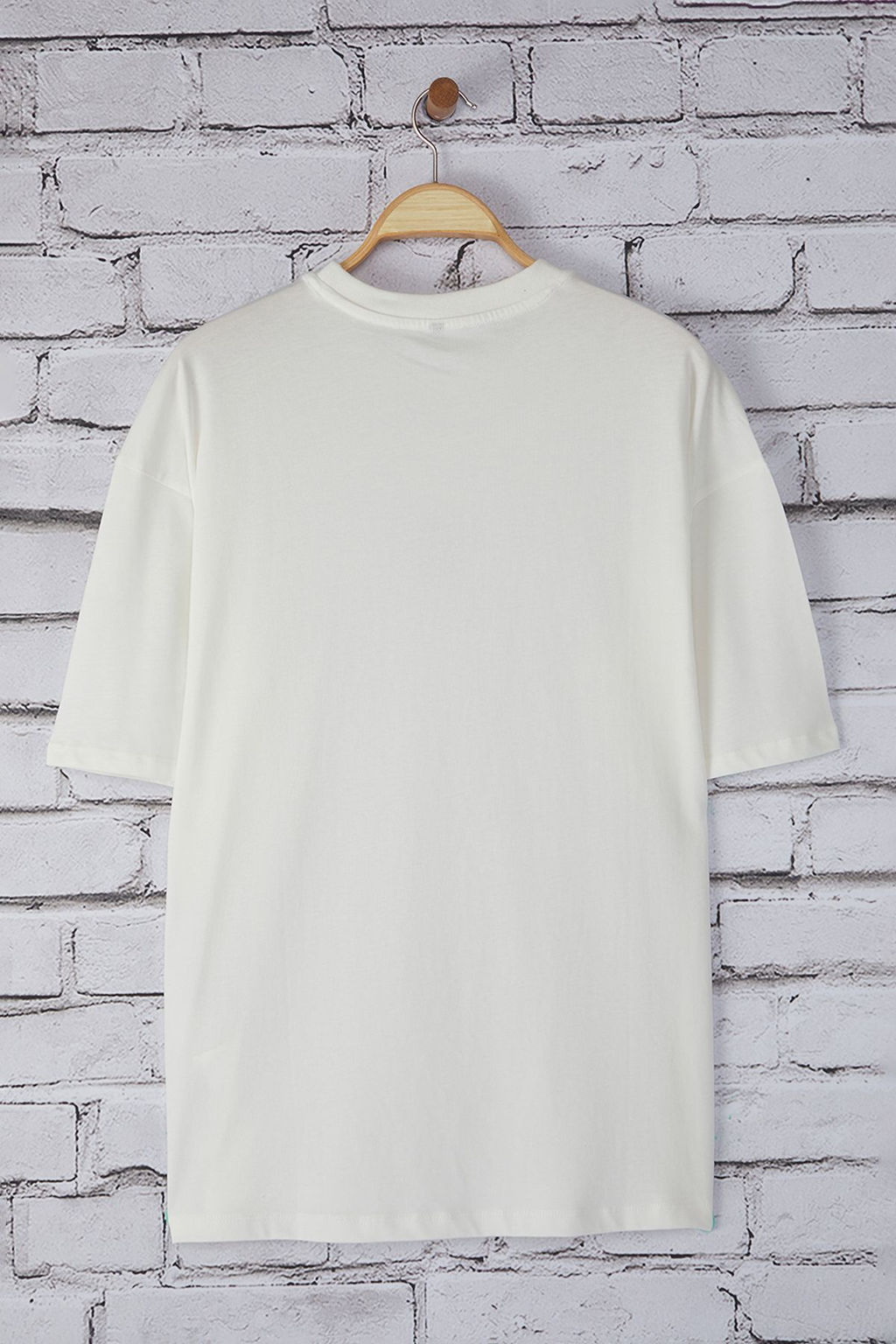 Ekru Oversize/Genis Kesim Penguen Nak?sl? %100 Pamuklu T-Shirt TMNSS23TS00243