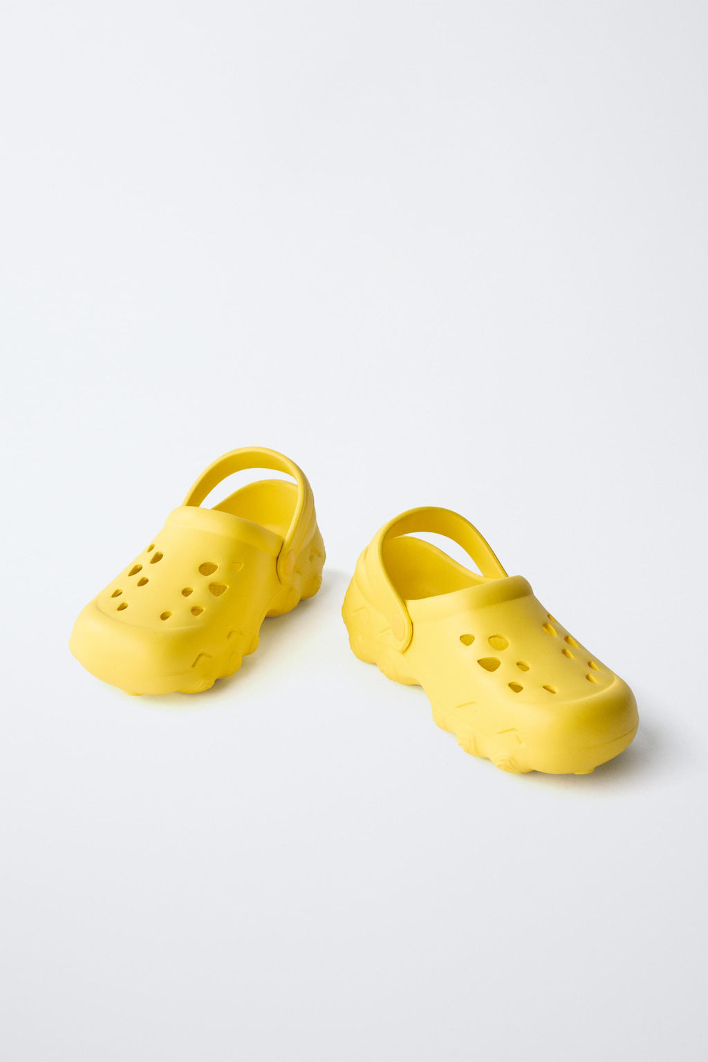 ZUECO DEPORTIVO ENGOMADO / Amarillo - Zara фото 3