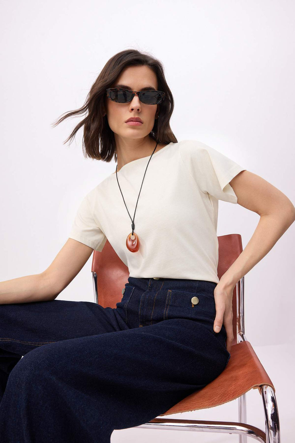 Ekru Relaxed/Rahat Kal?p Kay?k Yaka K?sa Kollu %100 Pamuk Orme T-Shirt TWOSS26TS00004