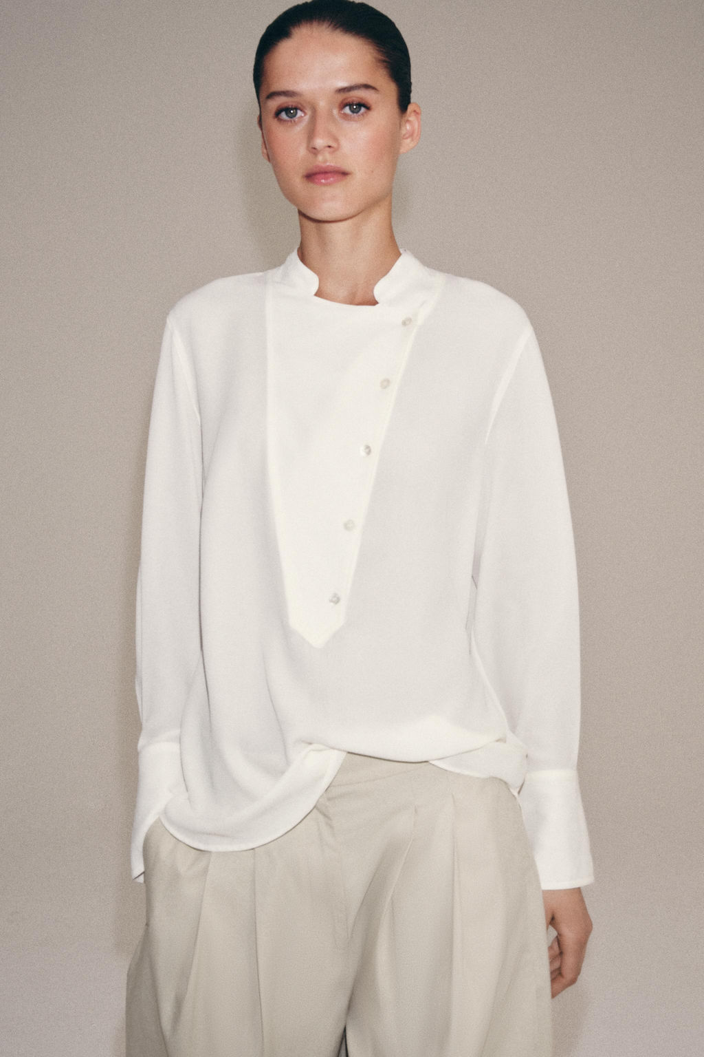 CAMISA FLUIDA PECHERA ZW COLLECTION / Crudo - Zara фото 2