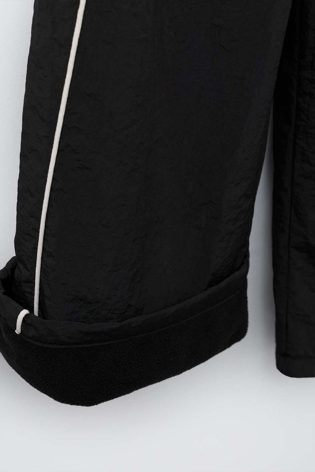PANTAL?N NYLON FORRO POLAR LAZOS  / Negro - Zara фото 4
