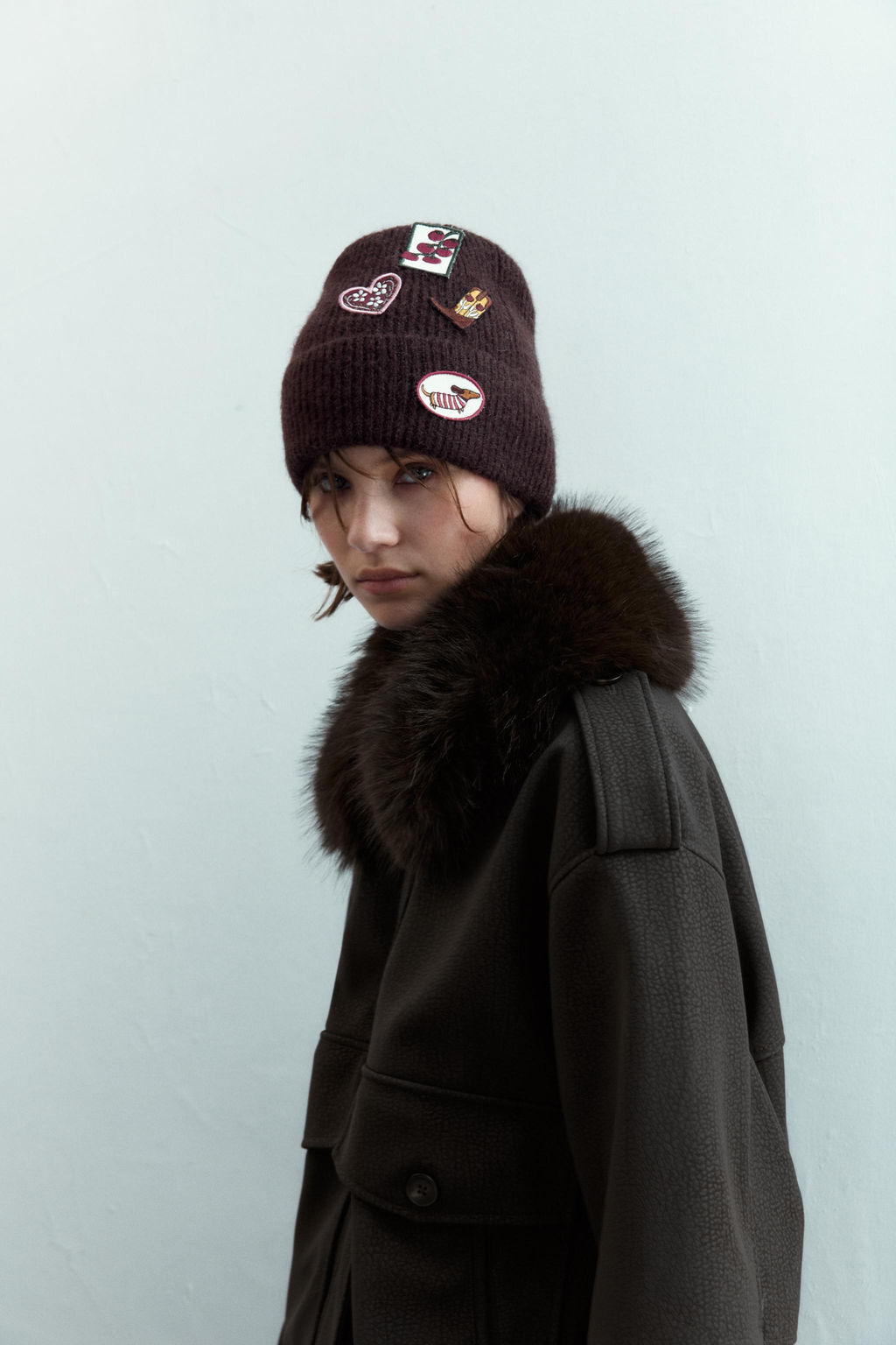 KNIT BEANIE WITH PATCHES