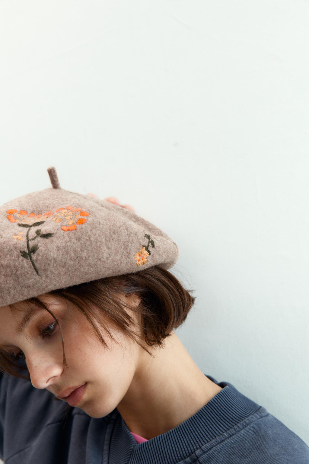 100% WOOL BERET WITH EMBROIDERED FLOWERS - Zara фото 3
