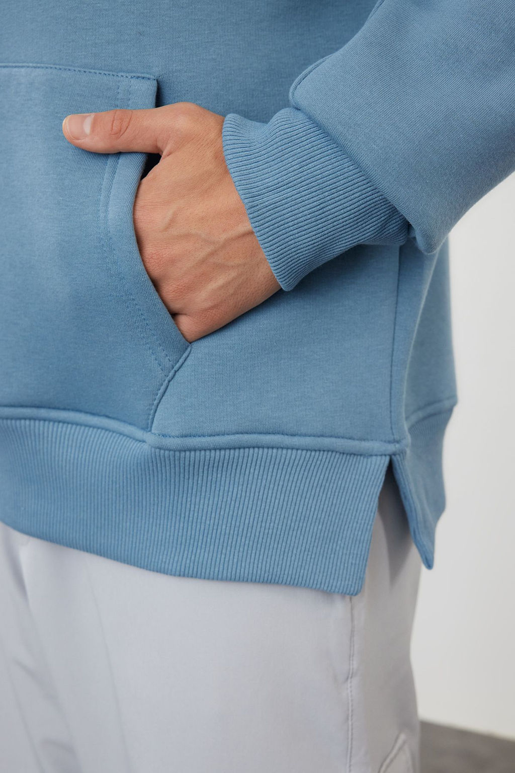 TRENDYOL MAN Siyah Oversize/Genis Kesim Fermuarl? Kapusonlu Ici Polarl? Basic Sweatshirt TMNAW25SW00050 - Trendyolmilla фото 5