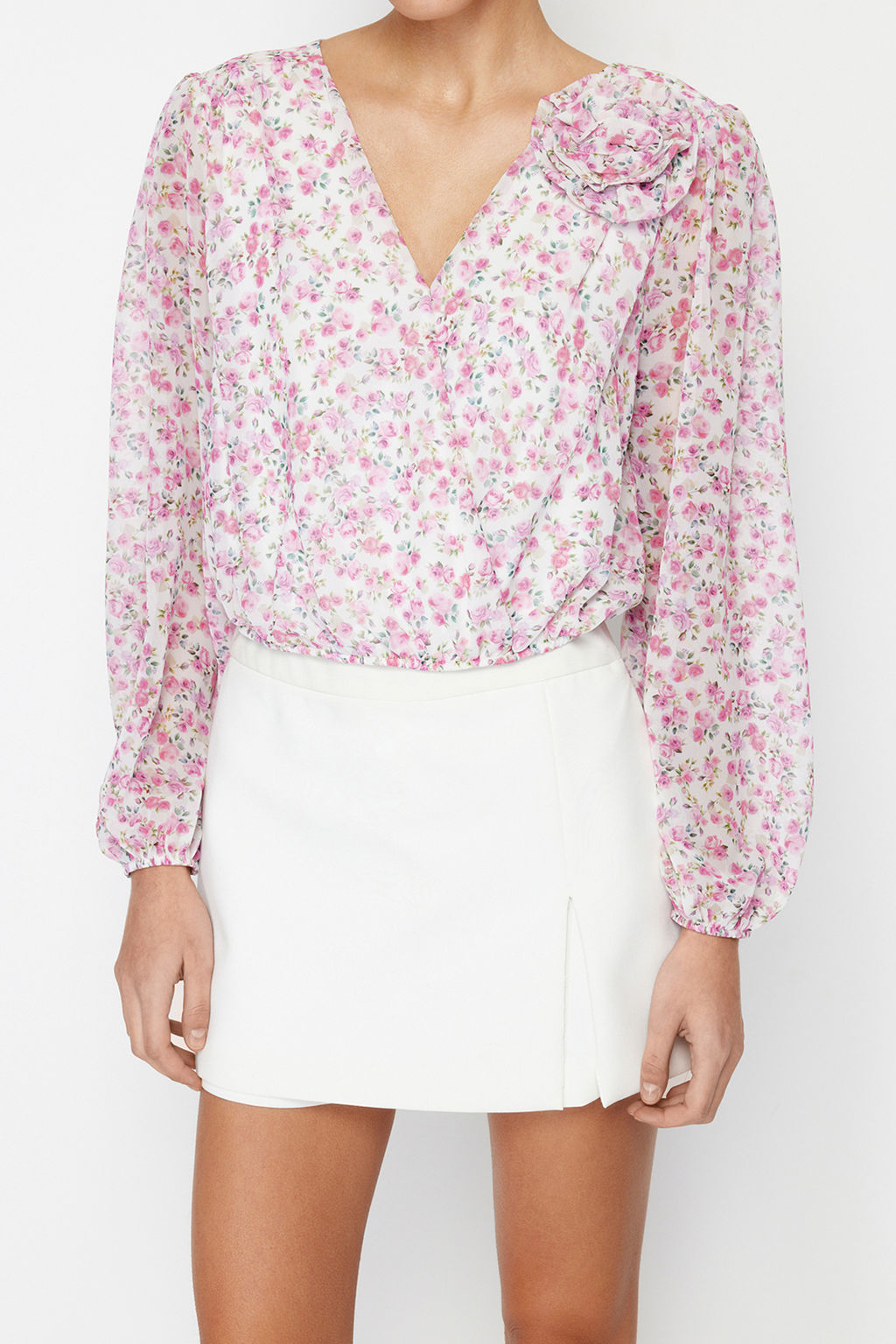 Pembe Crop Astarl? Gul Detayl? Cicekli Sifon Dokuma Bluz TWOSS24BZ00344 - Trendyolmilla фото 4