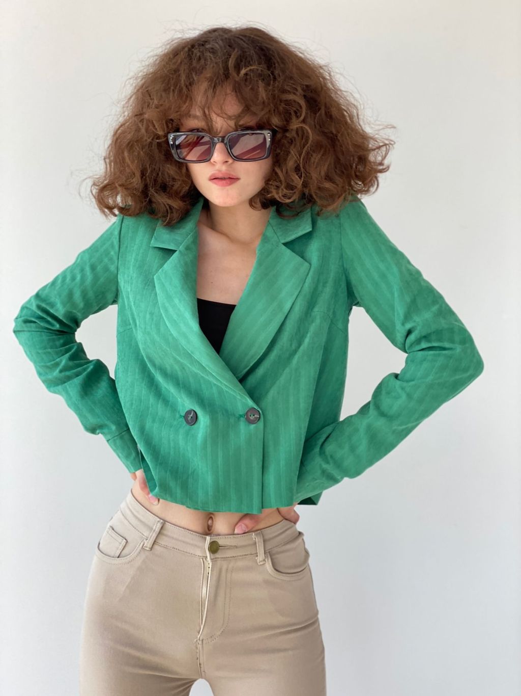 6793 Жакет укороченный двубортный в зелёном цвете - Martichelli фото 7