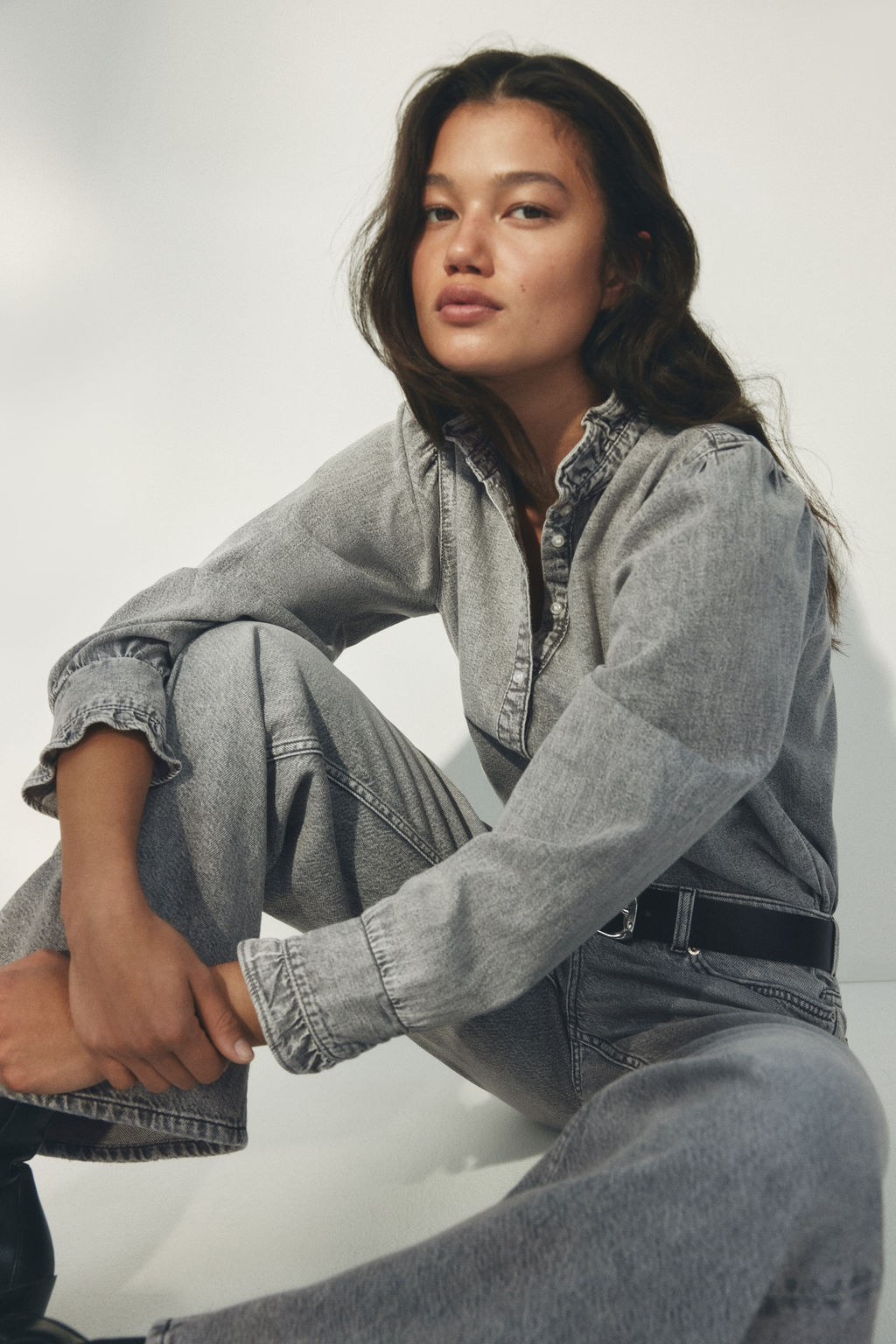 Blusa denim con ribetes de volante - H&m фото 4