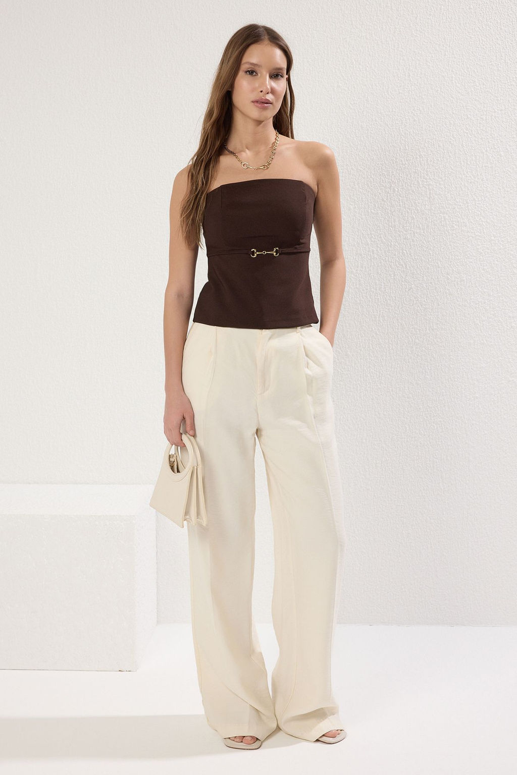 Trendyolmilla Kahverengi Straplez Fitted Ince Sus Kemer Detayl? Dokuma Bluz TWOSS25BZ00421 фото 6