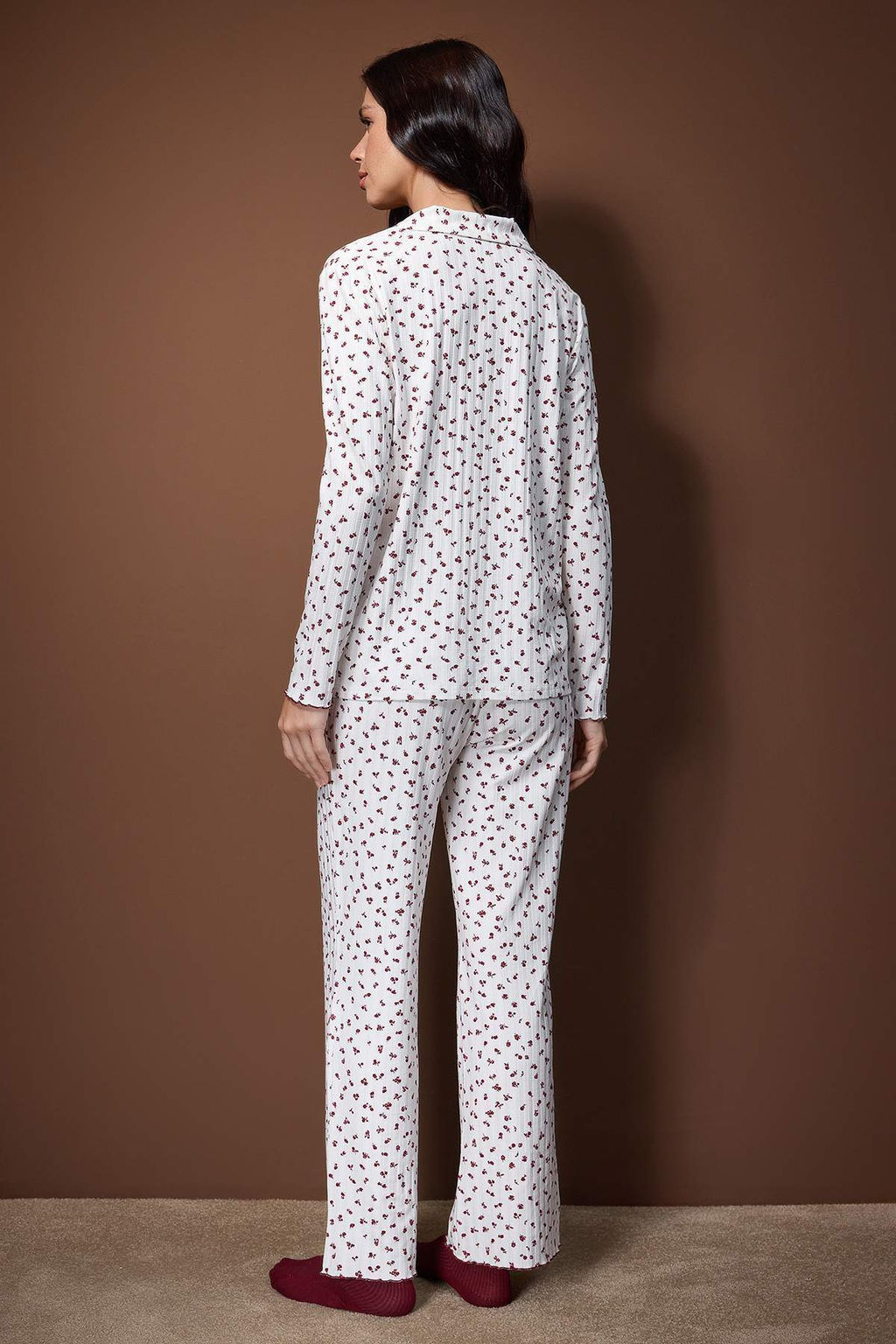 Beyaz Cicekli Kurdele ve Baby Overloklu Pointel/Fitilli Orme Pijama Tak?m? THMAW26PT00221 - Trendyolmilla фото 4