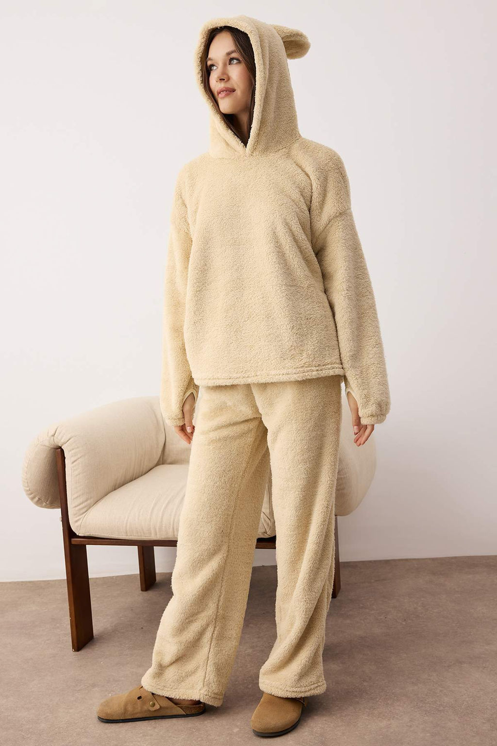 Trendyolmilla Gri Kapusonlu ve Nak?sl? Wellsoft K?sl?k Orme Pijama Tak?m? THMAW25PT00143  фото 7