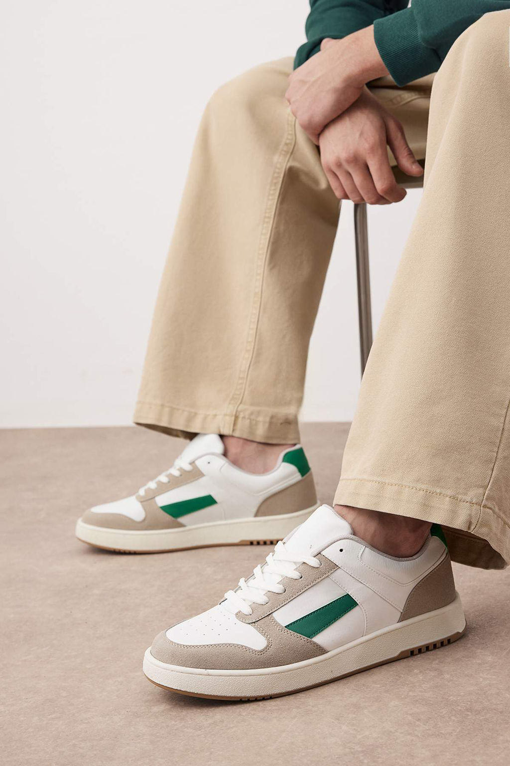 Beyaz Blok Renk Detayl? Retro Erkek Sneaker
TAKAW26SN00021