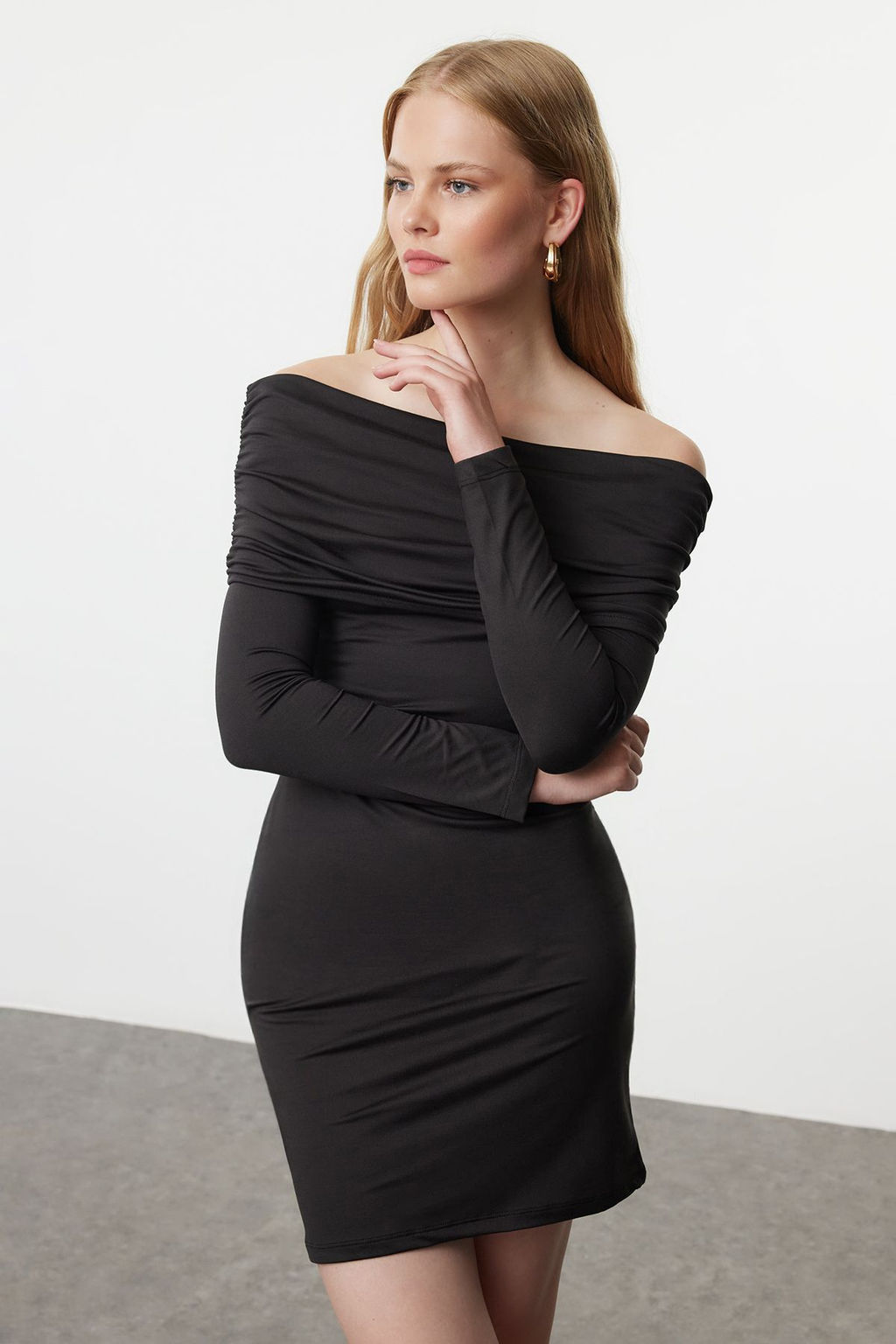 Siyah Soft Touch/Yumusak Kumasl? Fitted/Vucuda Oturan Carmen Yaka Esnek Orme Elbise TWOAW25EL00213 - Trendyolmilla фото 2