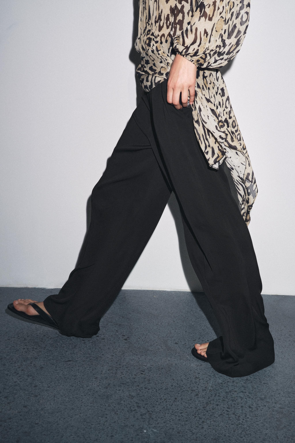 ZW COLLECTION LOOSE-FITTING DARTED TROUSERS - Zara фото 4