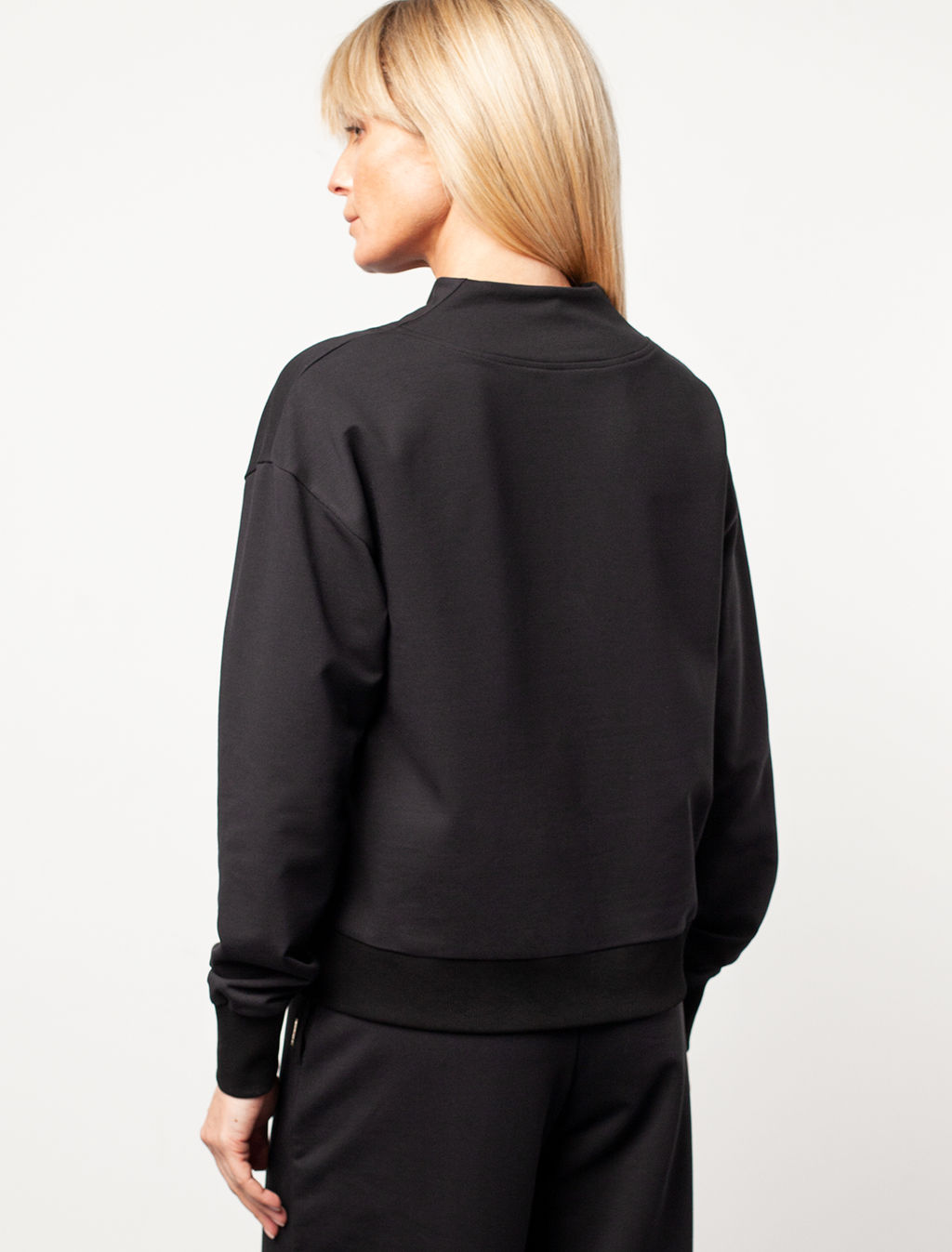 VILATTE / Укороченный джемпер с воротом на молнии из футера-двухнитки  фото 3