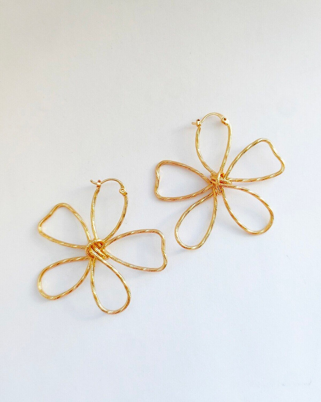 Стильные серьги