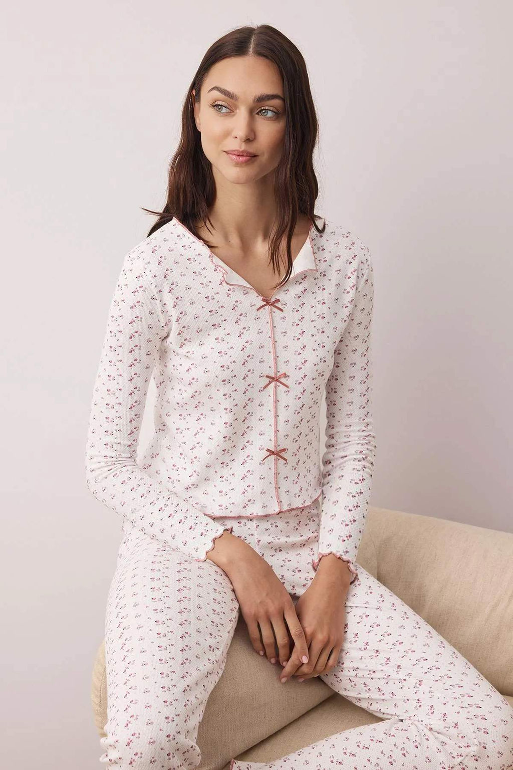 Beyaz-Cok Renkli Cicekli Kurdele Detayl? Dokulu Pike Kumas Orme Pijama Tak?m? THMAW26PT00069