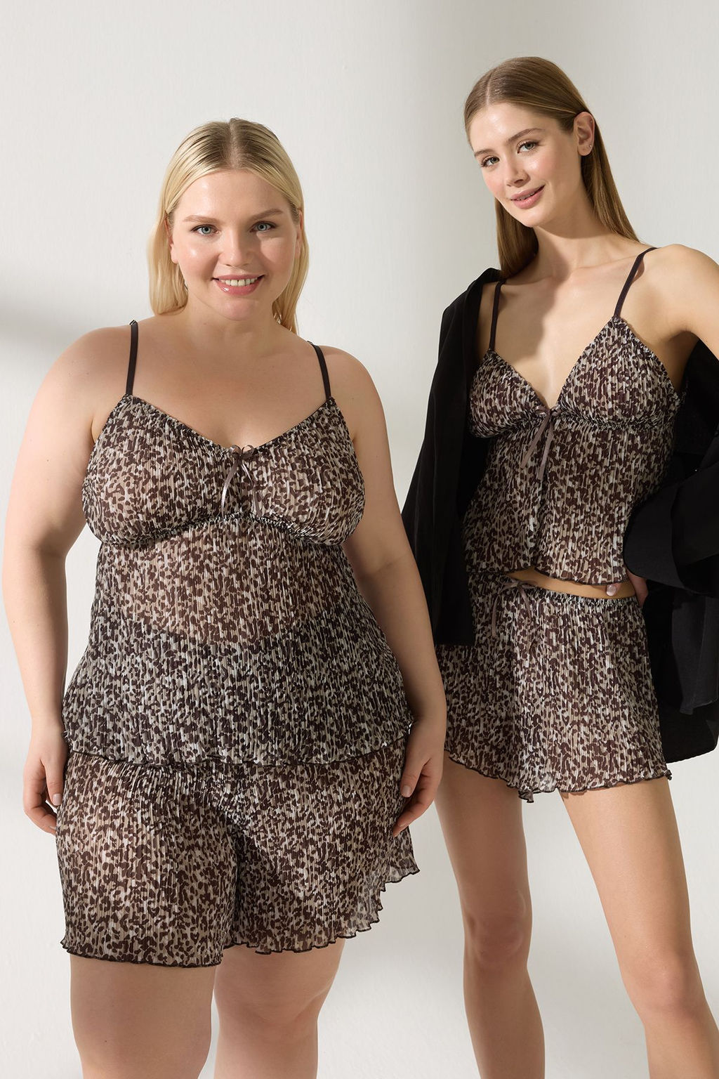 Trendyolmilla Leopar Kurdele/Fyonklu Piliseli Sortlu Dokuma Pijama Tak?m? THMSS25PT00319  фото 2