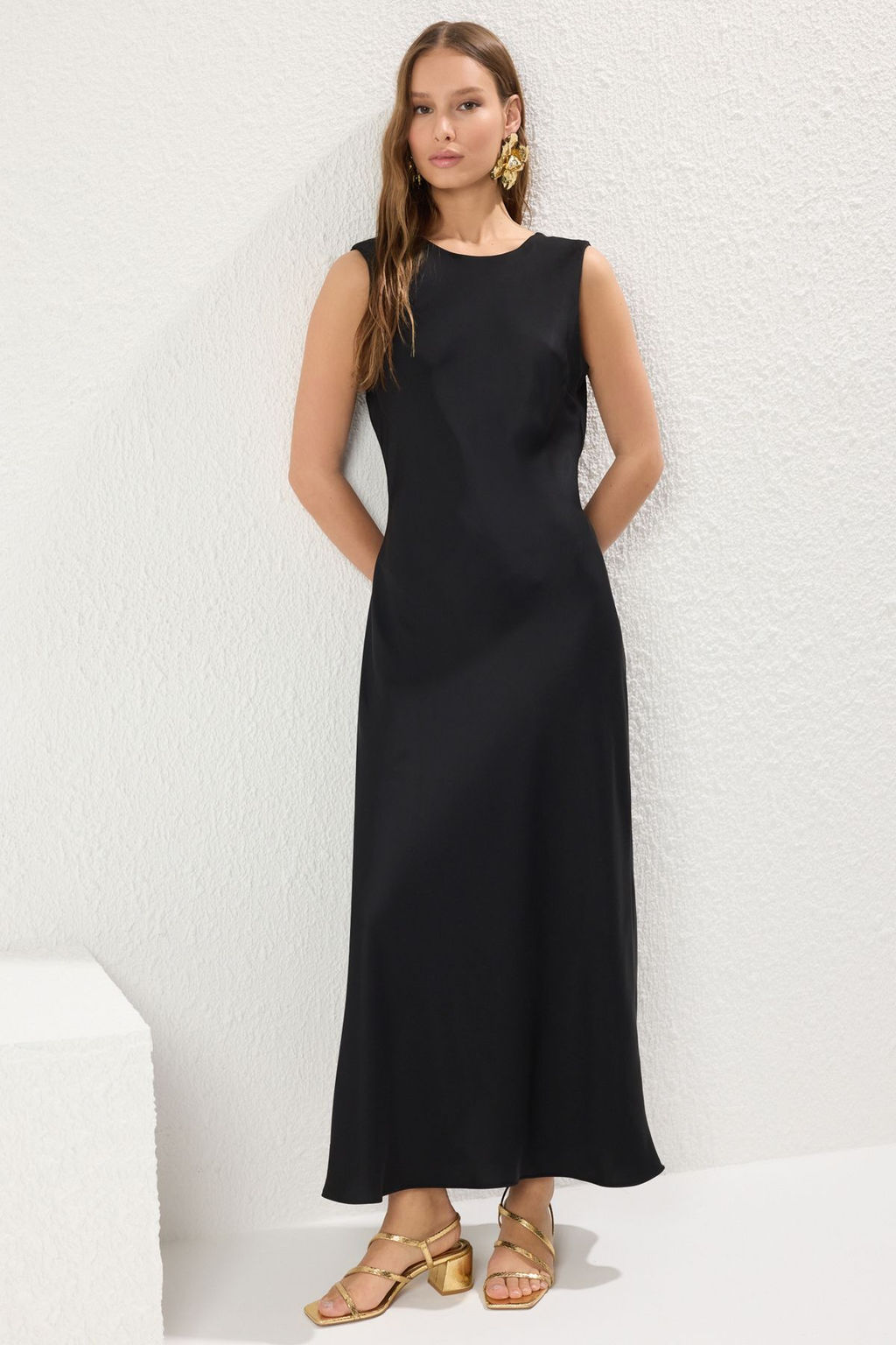 TRENDYOLMILLA Siyah Duz Maxi Dokuma Elbise TWOSS24EL00070  фото 2