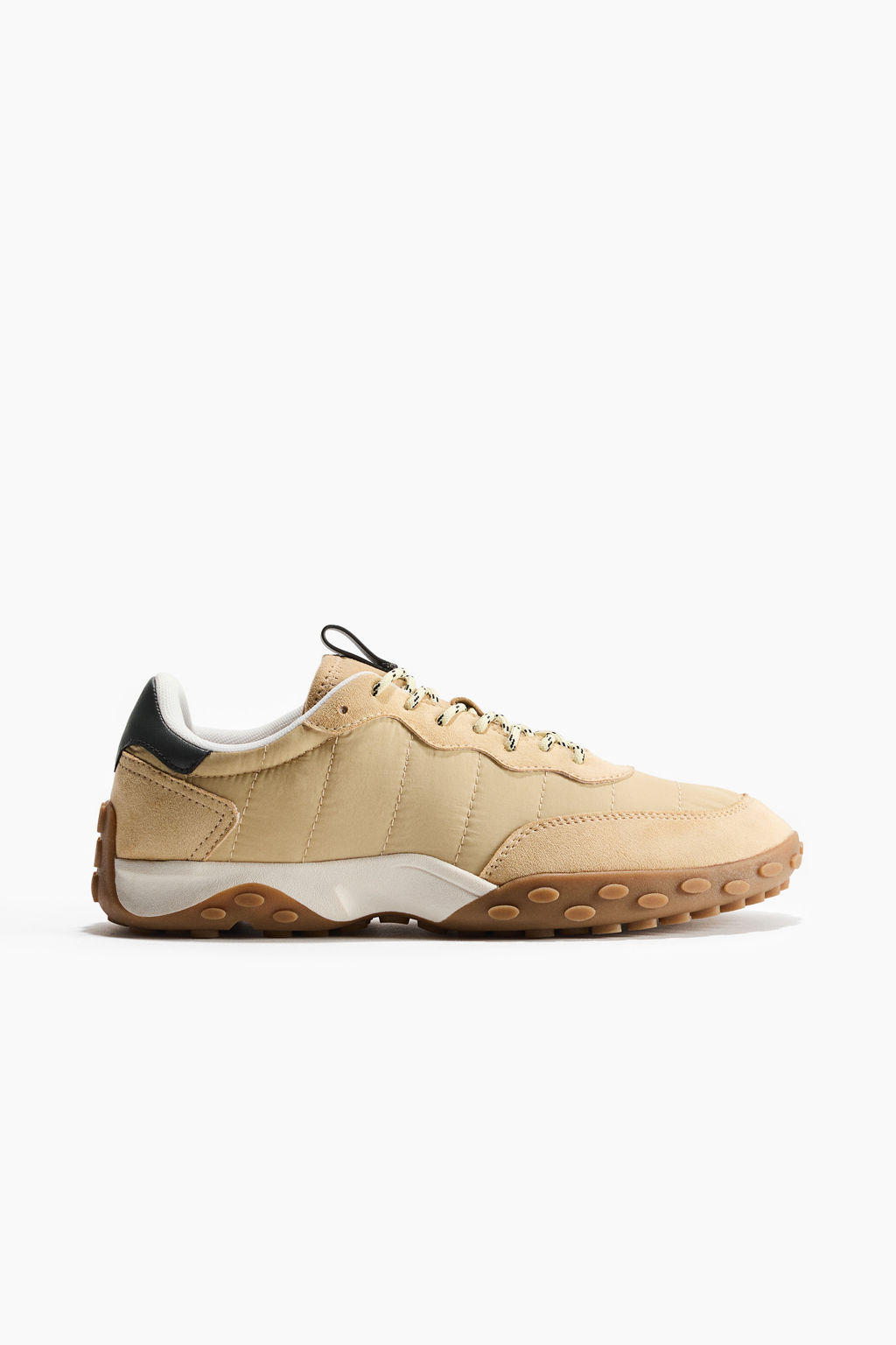 Zapatillas deportivas con suela gruesa