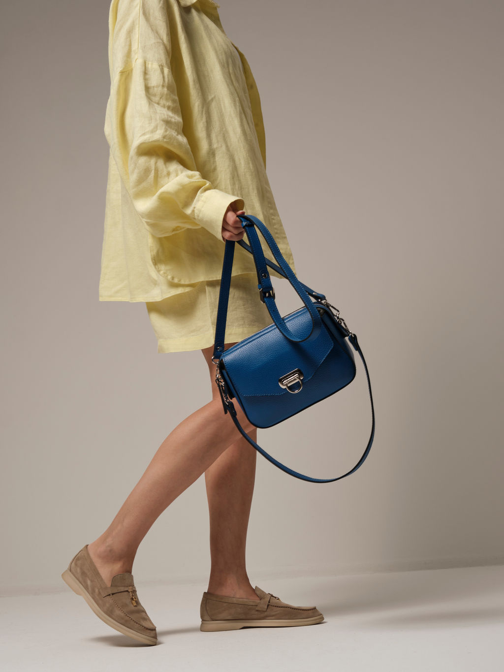 Сумка кожаная через плечо Azaro 3684 синяя гуашь