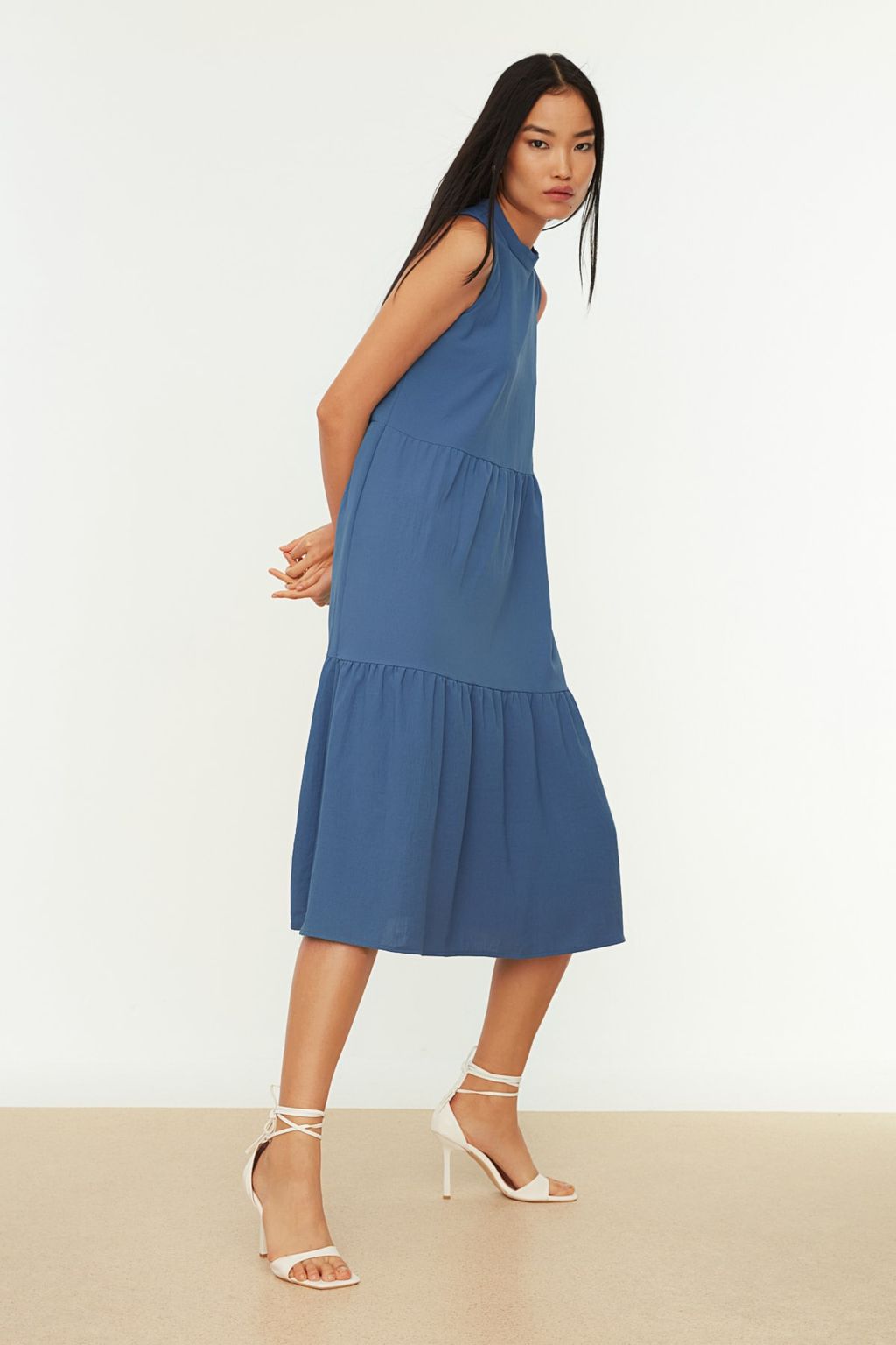 TRENDYOLMILLA Kahverengi Shift/Duz Kesim Dik Yaka Midi Dokuma Elbise TWOSS20EL1864 фото 7