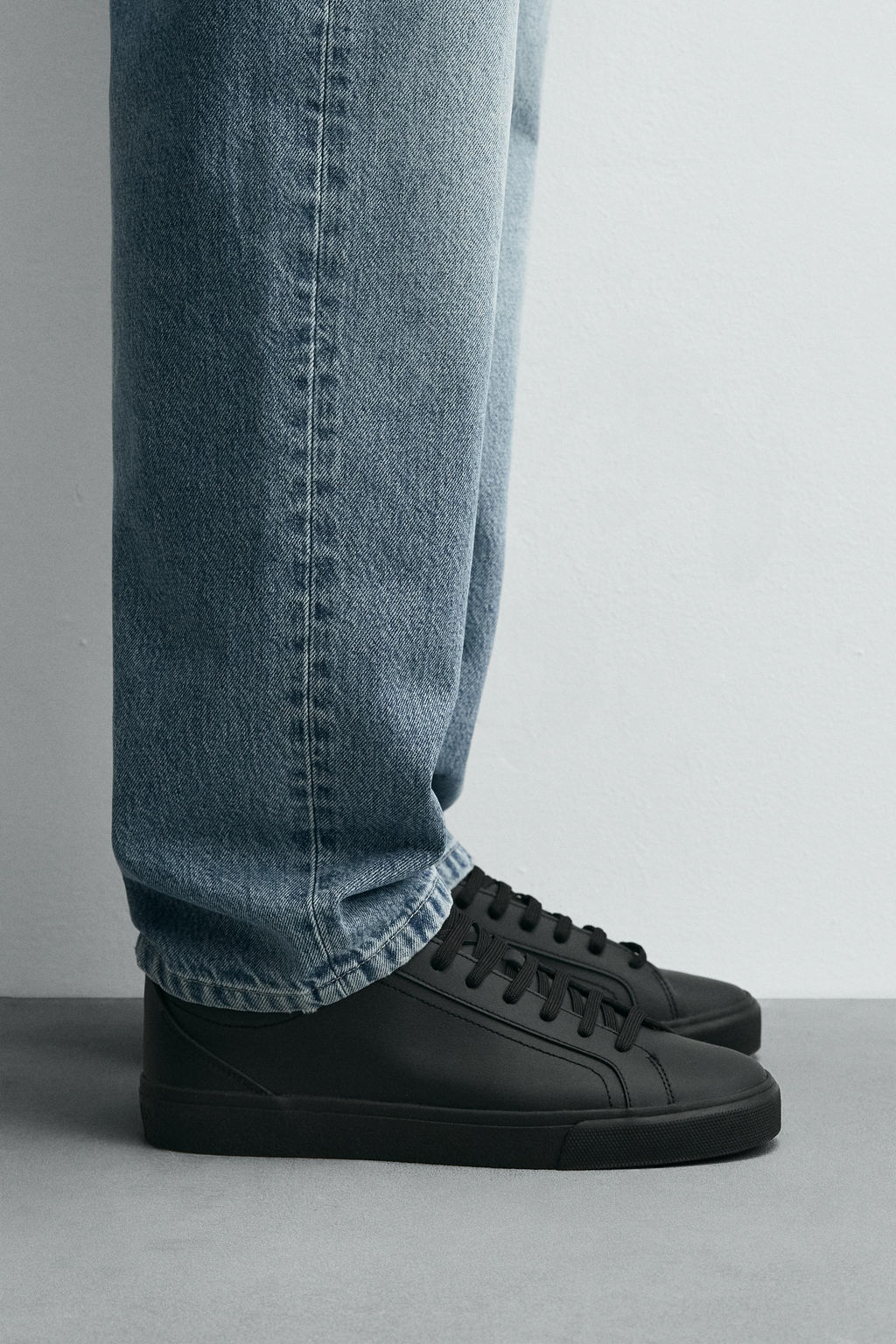 BASIC TRAINERS